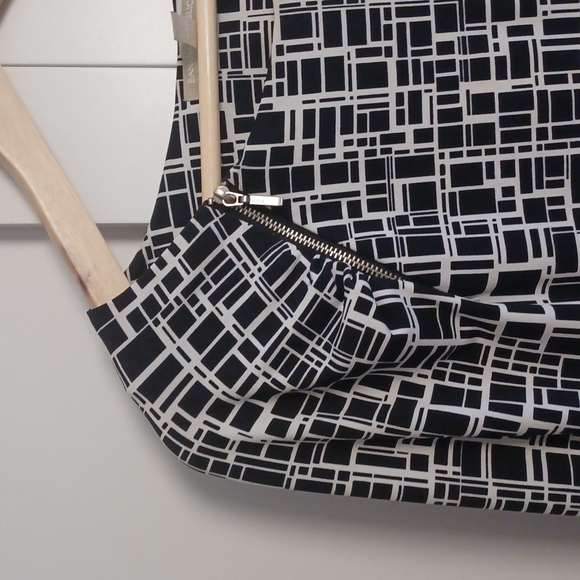 Banana Republic black and white dress - Picture 2 of 4